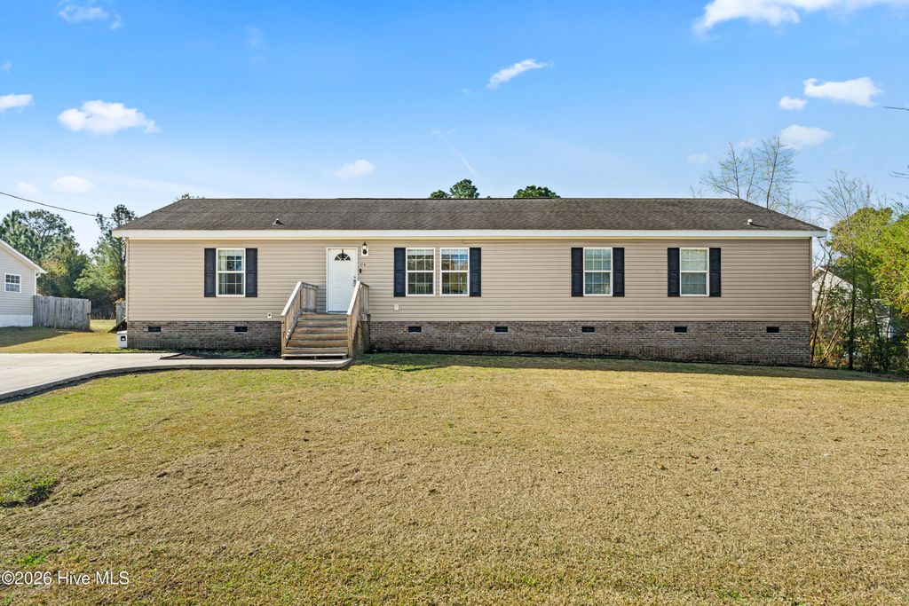 174 Sanders Drive, Hubert, NC 28539