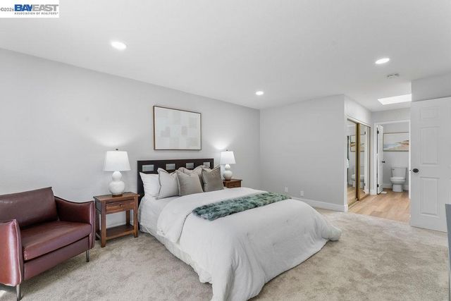 5360 Brookside Ct, Pleasanton, CA 94588