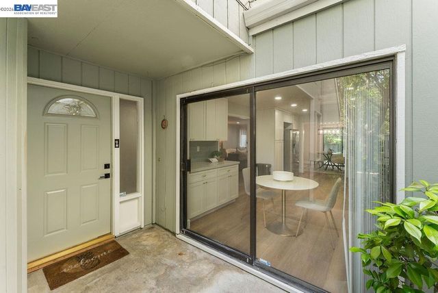 5360 Brookside Ct, Pleasanton, CA 94588
