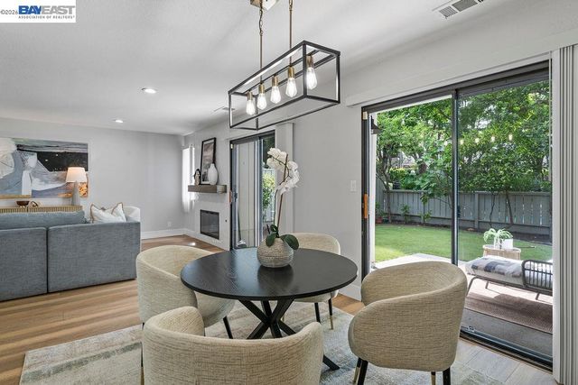 5360 Brookside Ct, Pleasanton, CA 94588