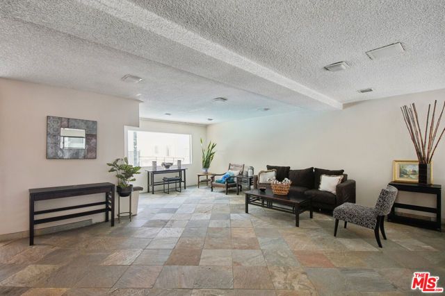 7540 Hampton 206, West Hollywood, CA 90046