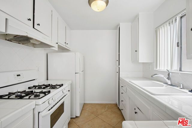 7540 Hampton 206, West Hollywood, CA 90046