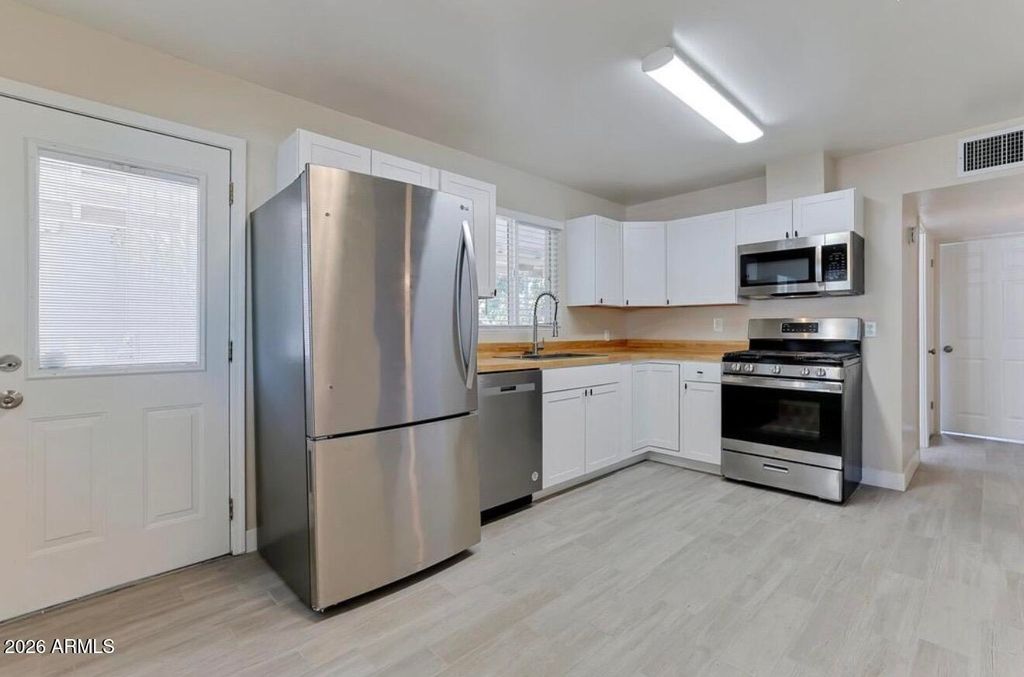 216 S HOBSON --, Mesa, AZ 85204 — photo 5