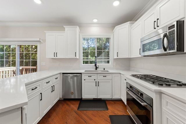 808 Shandrew Drive 808, Naperville, IL 60540