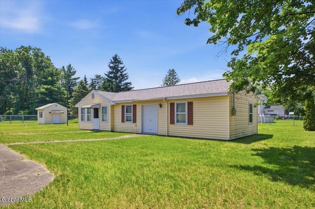 9 Lupine Lane, Queensbury, NY 12804