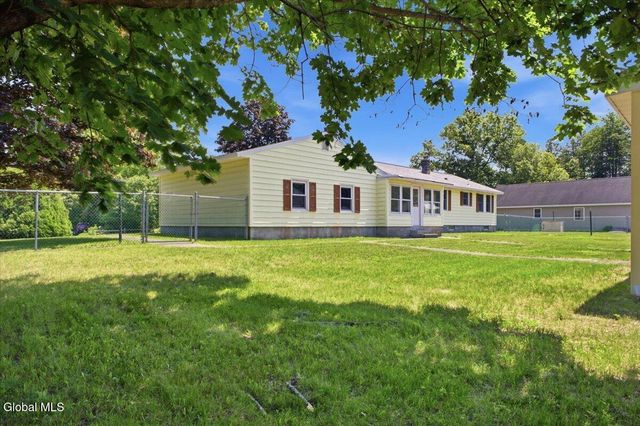 9 Lupine Lane, Queensbury, NY 12804