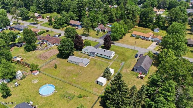 9 Lupine Lane, Queensbury, NY 12804