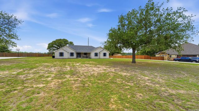 113 MILLER CV, La Vernia, TX 78121