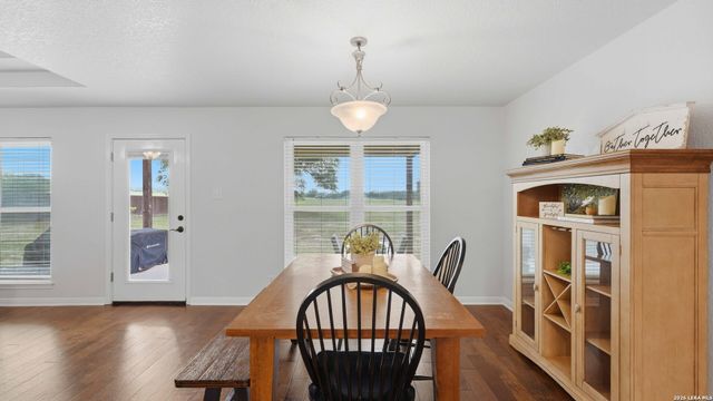 113 MILLER CV, La Vernia, TX 78121