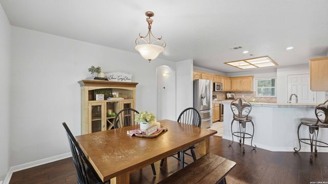 113 MILLER CV, La Vernia, TX 78121