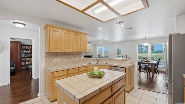 113 MILLER CV, La Vernia, TX 78121