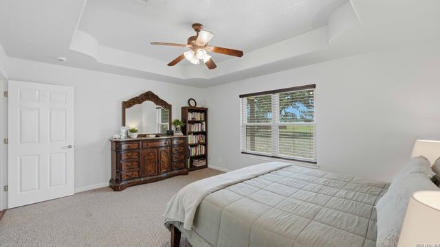 113 MILLER CV, La Vernia, TX 78121