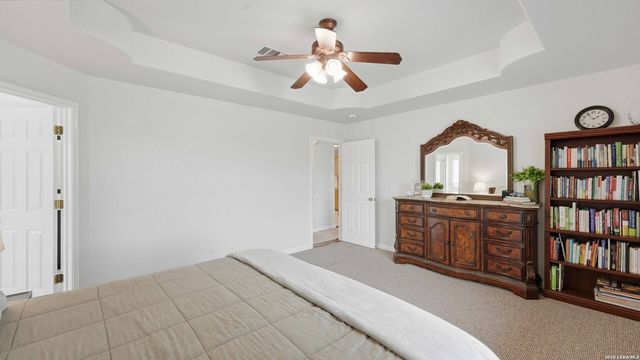 113 MILLER CV, La Vernia, TX 78121