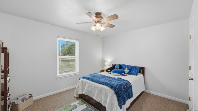 113 MILLER CV, La Vernia, TX 78121