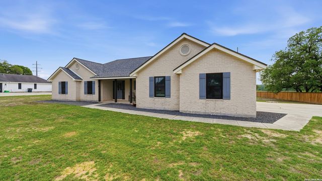 113 MILLER CV, La Vernia, TX 78121