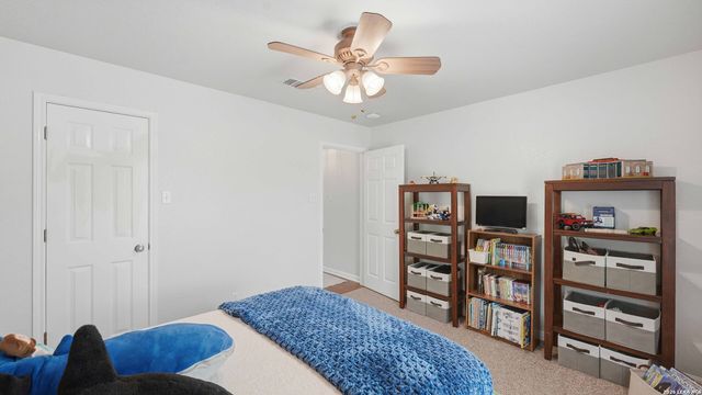 113 MILLER CV, La Vernia, TX 78121