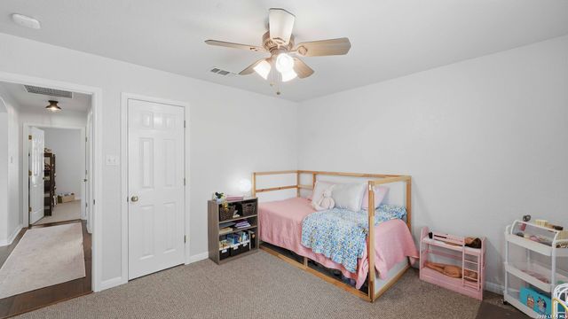 113 MILLER CV, La Vernia, TX 78121