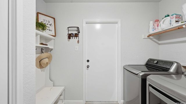 113 MILLER CV, La Vernia, TX 78121