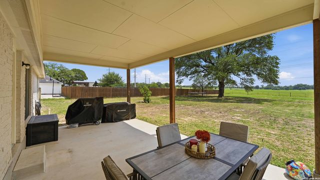 113 MILLER CV, La Vernia, TX 78121