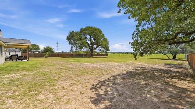 113 MILLER CV, La Vernia, TX 78121