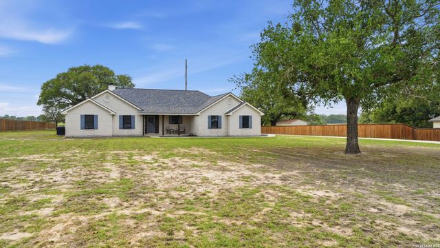 113 MILLER CV, La Vernia, TX 78121
