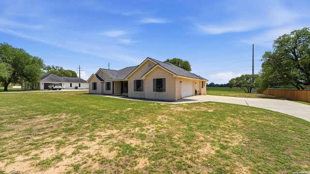 113 MILLER CV, La Vernia, TX 78121