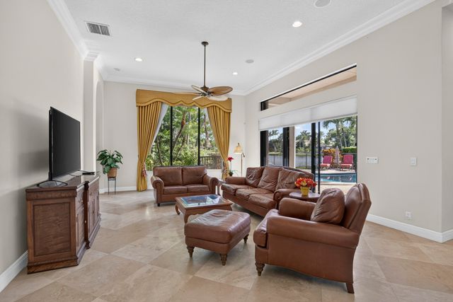 10715 Versailles Boulevard, Wellington, FL 33449