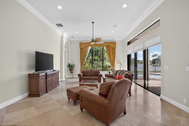 10715 Versailles Boulevard, Wellington, FL 33449