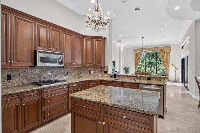 10715 Versailles Boulevard, Wellington, FL 33449