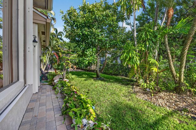 10715 Versailles Boulevard, Wellington, FL 33449
