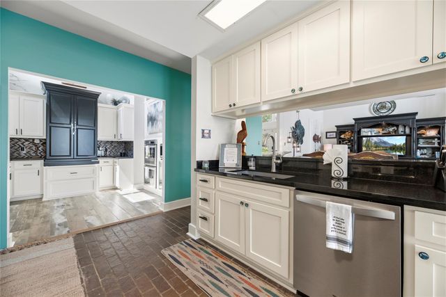 800 Northwoods Drive, Point Blank, TX 77364