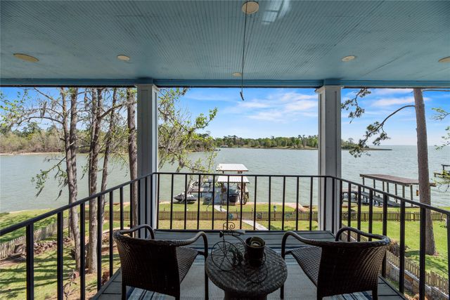 800 Northwoods Drive, Point Blank, TX 77364