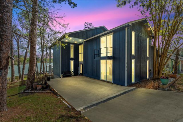 800 Northwoods Drive, Point Blank, TX 77364