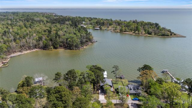 800 Northwoods Drive, Point Blank, TX 77364