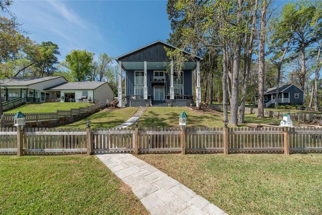 800 Northwoods Drive, Point Blank, TX 77364