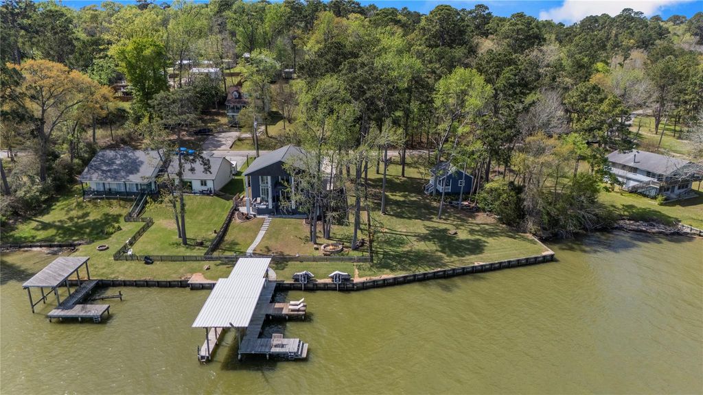 800 Northwoods Drive, Point Blank, TX 77364