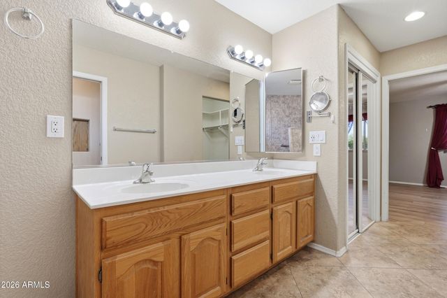 2164 S OLIVEWOOD Drive, Mesa, AZ 85209