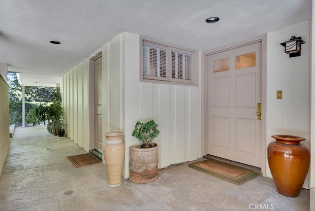 16700 Bosque Drive, Encino, CA 91436