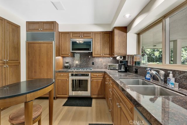 16700 Bosque Drive, Encino, CA 91436