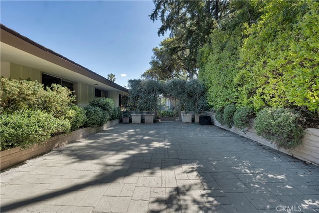 16700 Bosque Drive, Encino, CA 91436