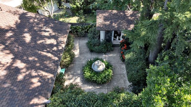 16700 Bosque Drive, Encino, CA 91436