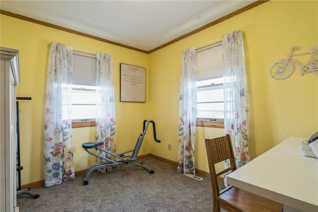 716 9th St, Cedar Rapids, IA 52404