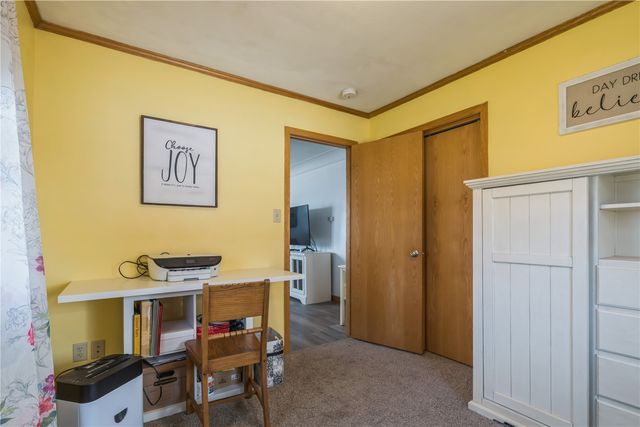 716 9th St, Cedar Rapids, IA 52404