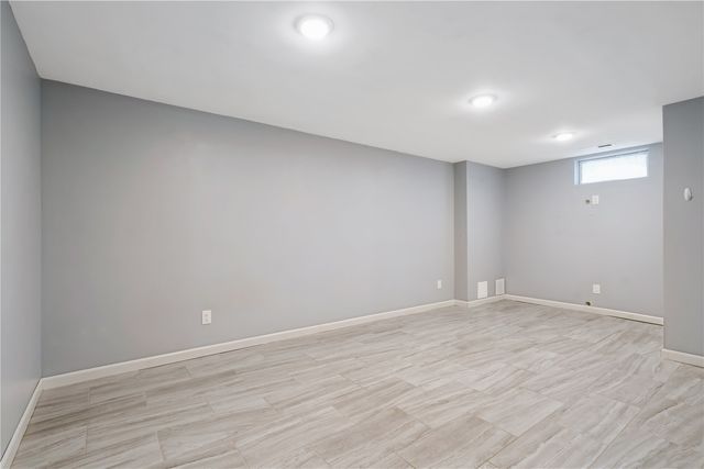 716 9th St, Cedar Rapids, IA 52404