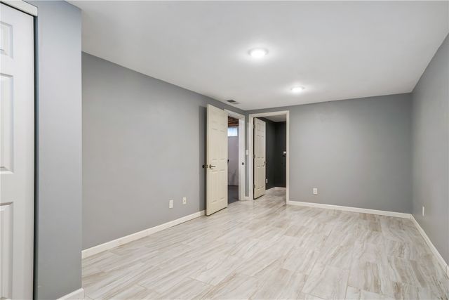 716 9th St, Cedar Rapids, IA 52404