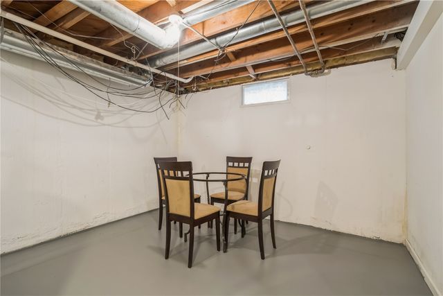 716 9th St, Cedar Rapids, IA 52404