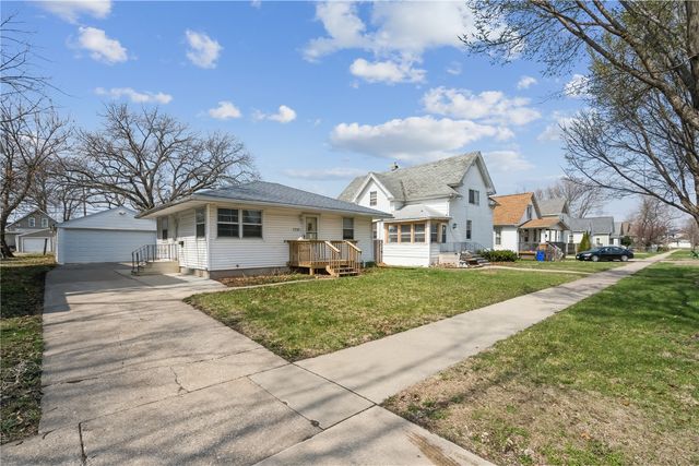 716 9th St, Cedar Rapids, IA 52404
