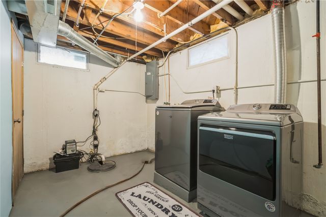 716 9th St, Cedar Rapids, IA 52404