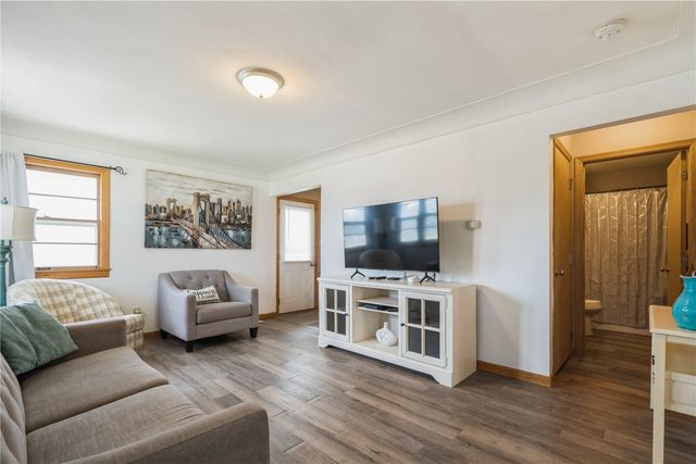 716 9th St, Cedar Rapids, IA 52404