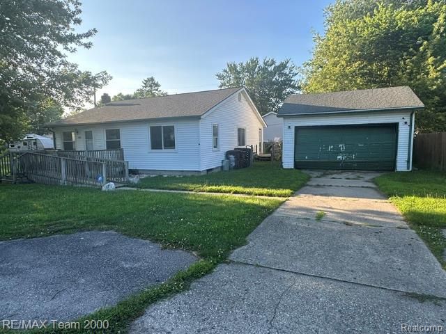 5601 Parkview Street, Newport, MI 48166
